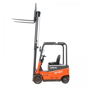 1.5ton four wheel sit down type electric forklift